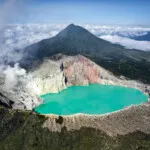 Inilah Momen Langka di Kawah Ijen yang Sulit Kamu Temukan lagi!