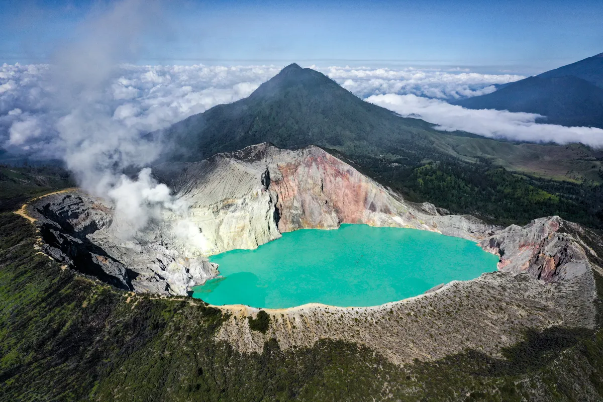 Inilah Momen Langka di Kawah Ijen yang Sulit Kamu Temukan lagi!